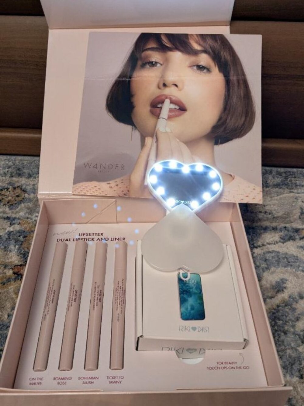 NWT Wander Beauty Box 4 Lipsetter Dual Lipsticks & Liners Riki SweeTheArt Mirror